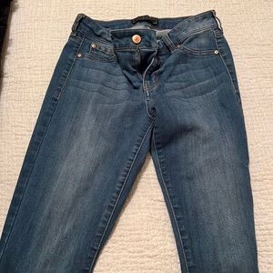 Celebrity Pink size 5 blue jeans